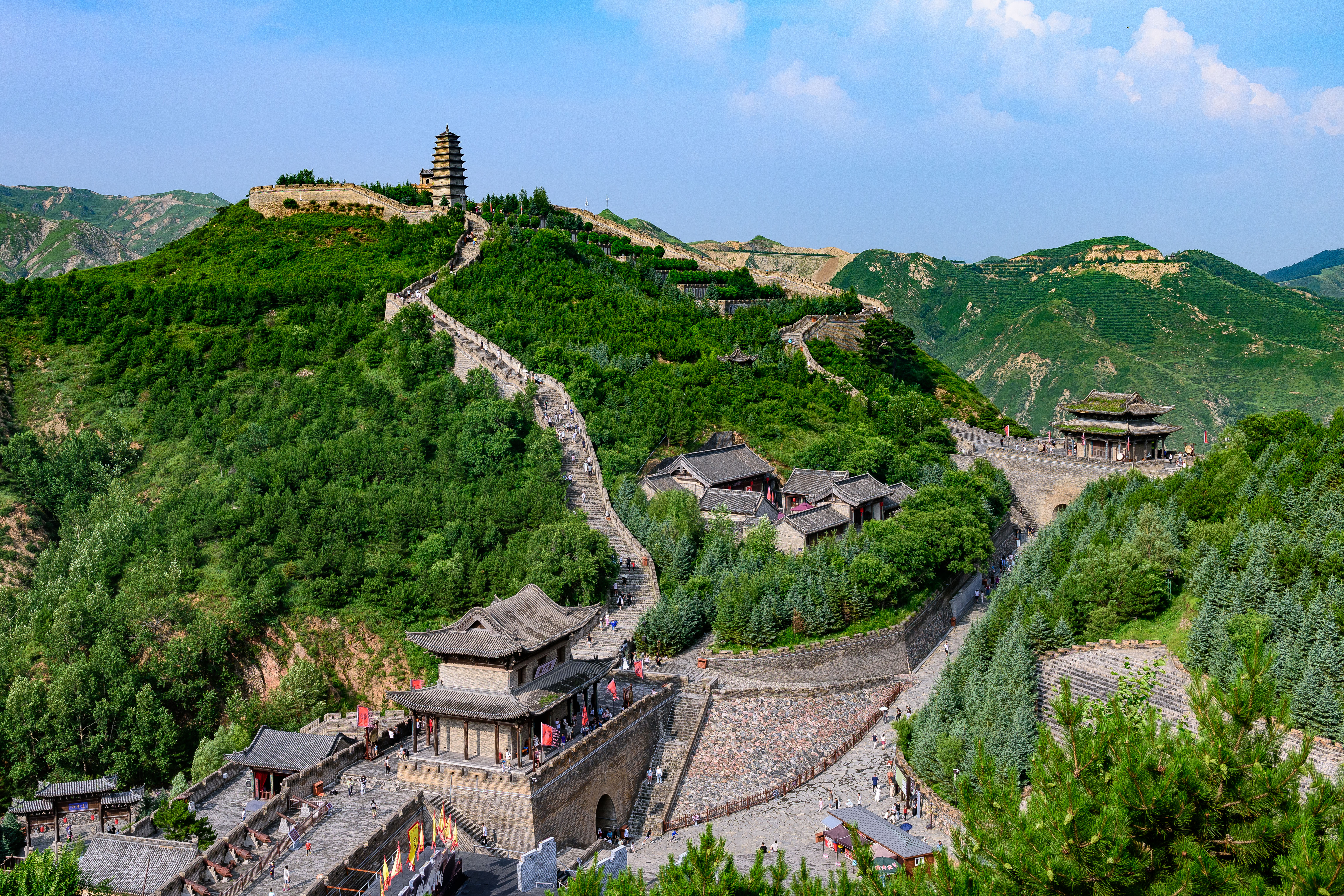 资料图：显示雁门关景区及长城远景