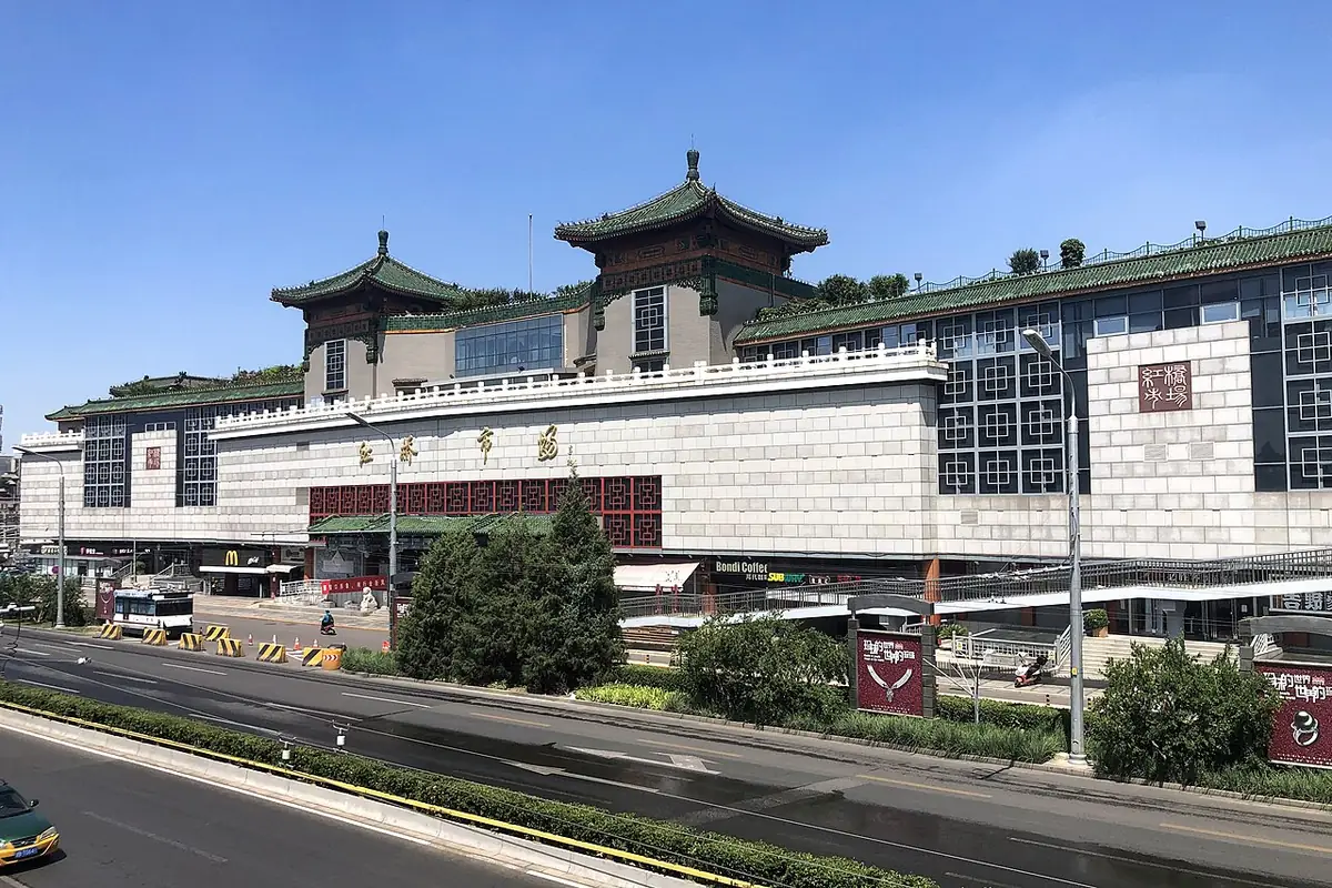 资料图:北京红桥市场外景资料图