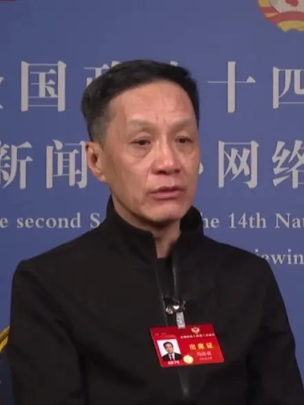 资料图：图中为冯远征