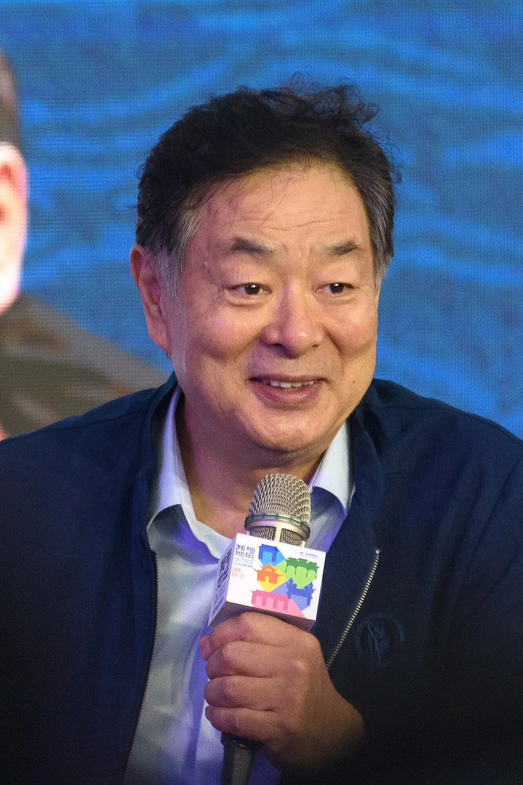 资料图：图中为演员濮存昕在活动现场发言